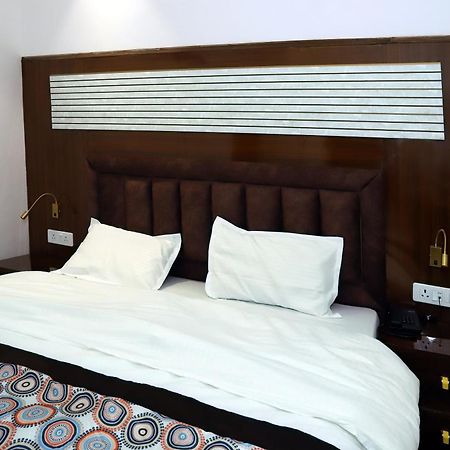 Vrindavan Guest House Nova Deli Exterior foto