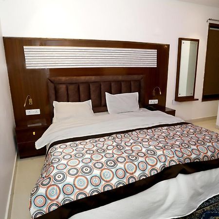 Vrindavan Guest House Nova Deli Exterior foto