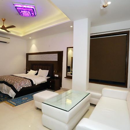 Vrindavan Guest House Nova Deli Exterior foto