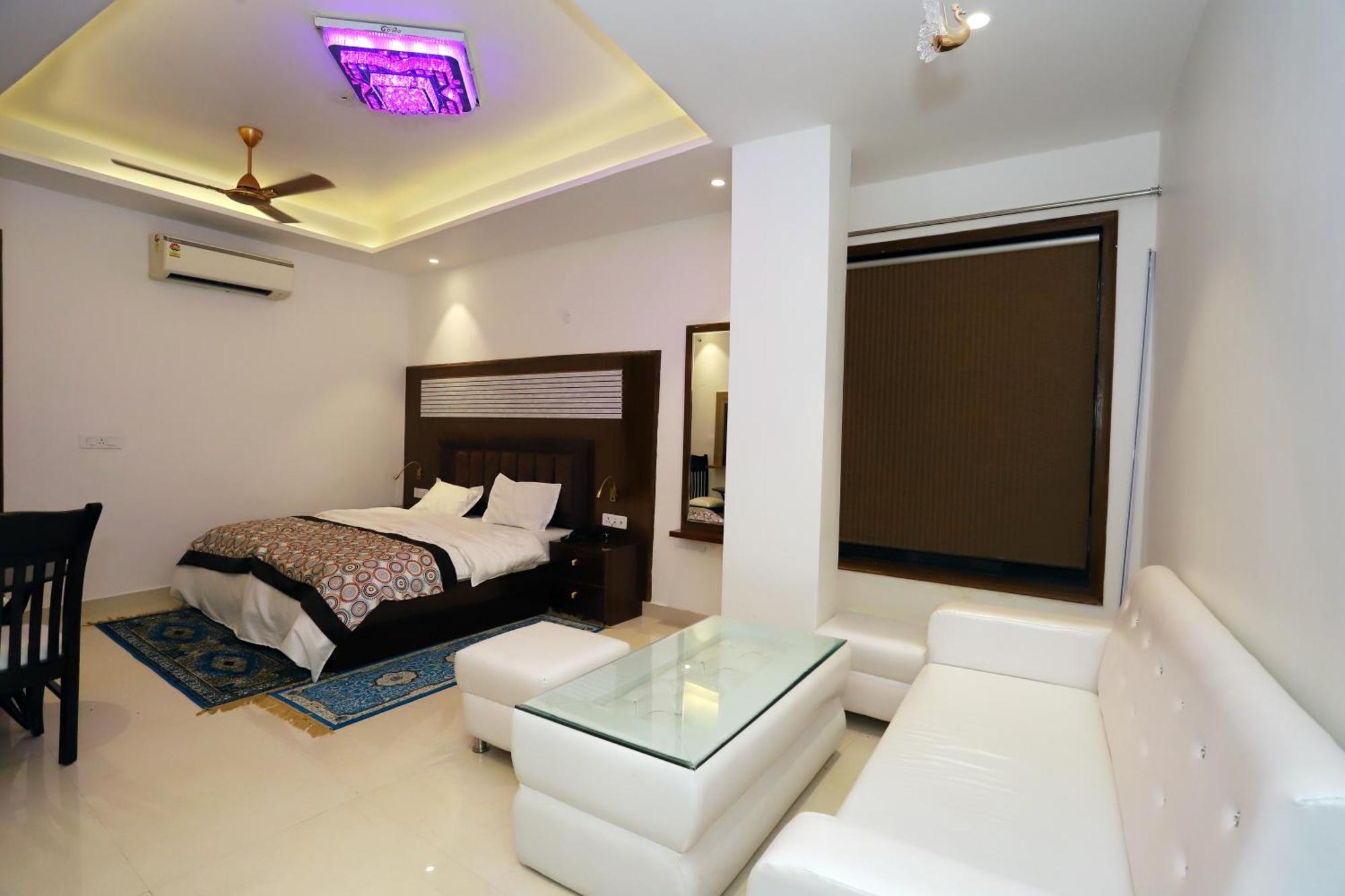 Vrindavan Guest House Nova Deli Exterior foto